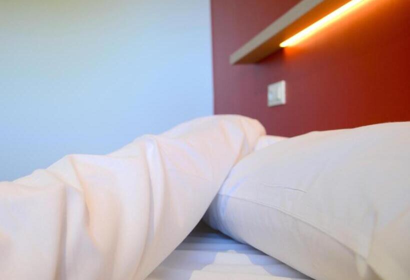 Номер Стандарт, Eklo Hotels Le Mans