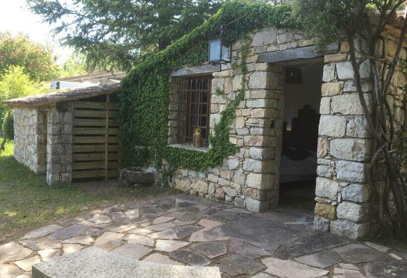 Номер Стандарт Вид на Сад, Les Chambres Du Restaurant Le Castellaras   Teritoria