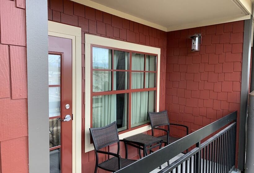带2个双人床的标准工作室, Black Fox Lodge Pigeon Forge, Tapestry Collection By Hilton