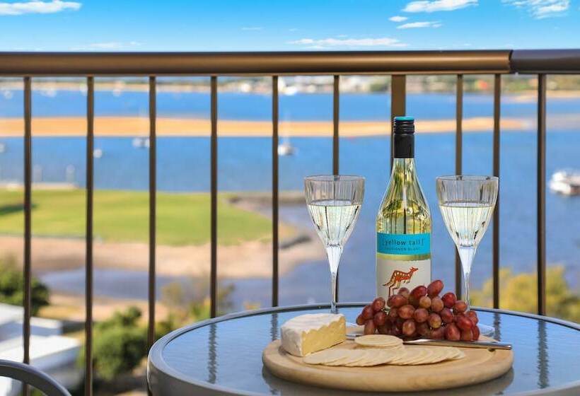 Апартаменты 2 Спальни, Palmerston Tower On Southport Broadwater