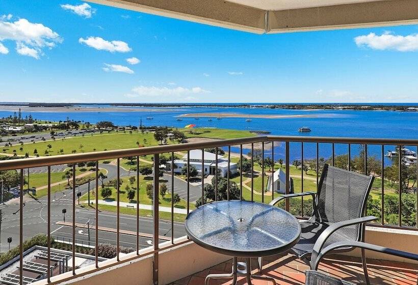 Апартаменты 2 Спальни, Palmerston Tower On Southport Broadwater