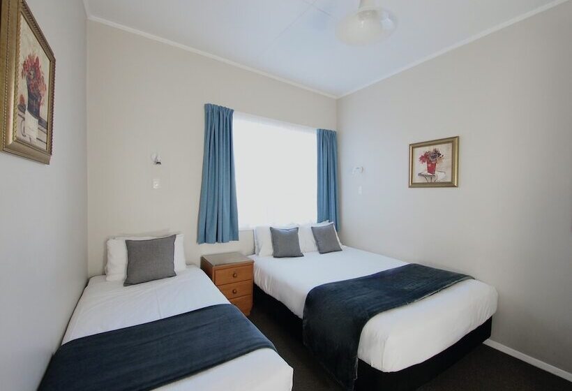 Апартаменты Семейные 1 Спальня, Riverlodge Motel