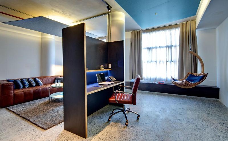 デラックススイート, Zara Tower – Luxury Suites And Apartments