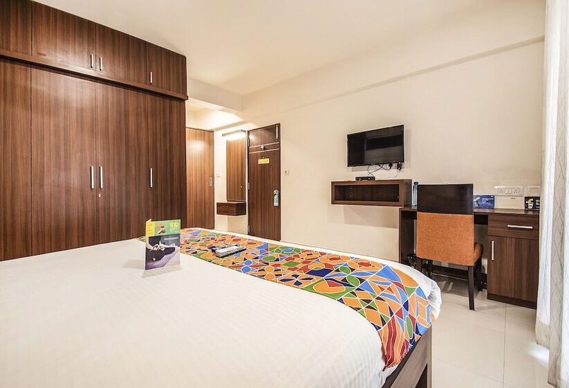디럭스 룸, Fabhotel Oakwoods Serai