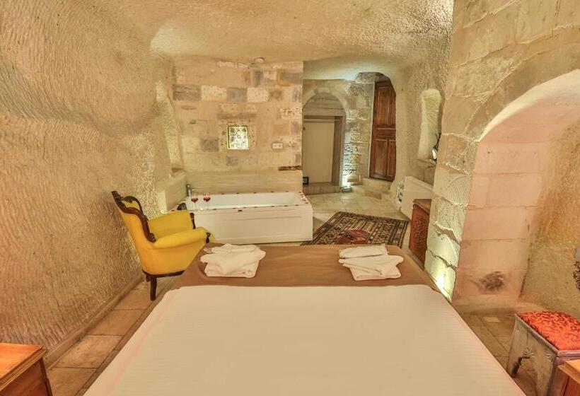 デラックスルーム, Bedrock Cave
