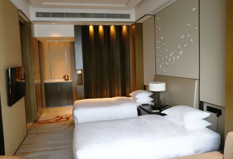 Номер Deluxe, Hyatt Regency Fuzhou Cangshan