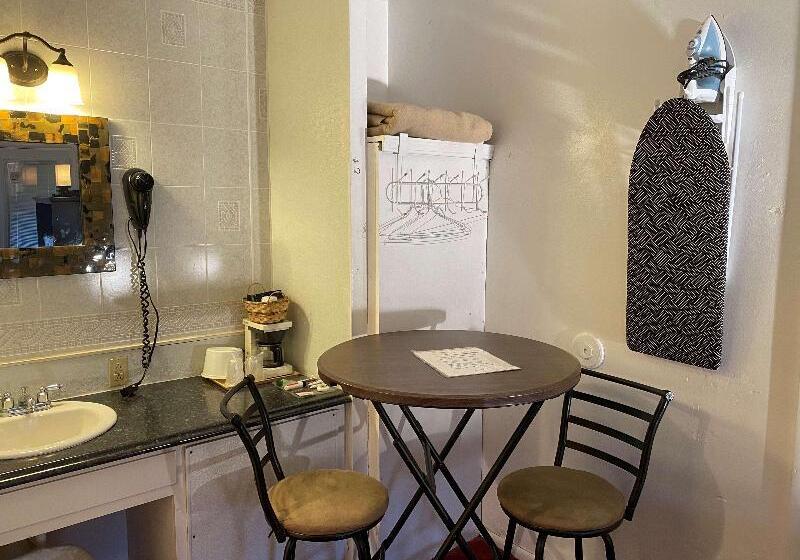 Стандартный Номер Кровать Кинг, Knights Inn Fairview