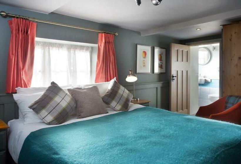 اتاق استاندارد, The Ostrich Inn Colnbrook London Heathrow