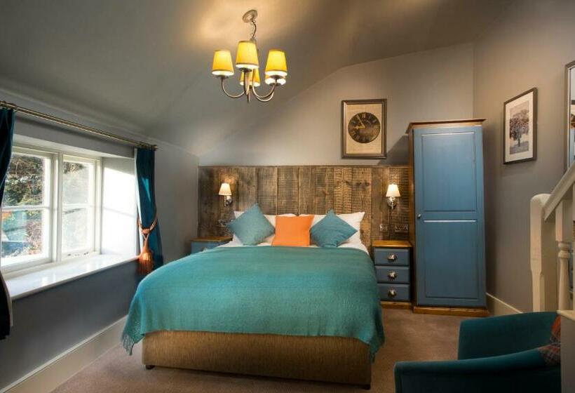 اتاق سوپریور, The Ostrich Inn Colnbrook London Heathrow