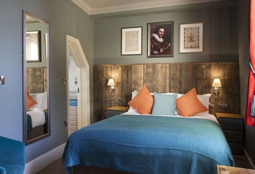 اتاق سوپریور, The Ostrich Inn Colnbrook London Heathrow