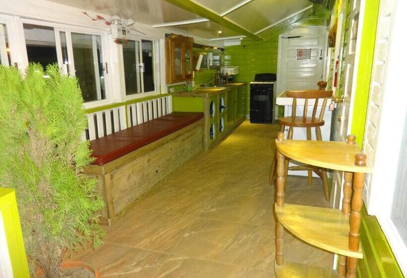 شقة غرفتين, Cocopele Inn