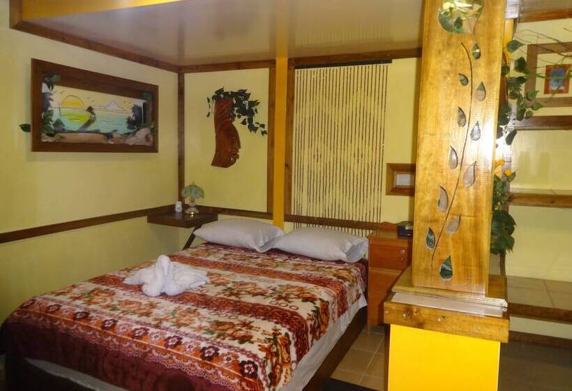 스탠다드 스튜디오, Cocopele Inn
