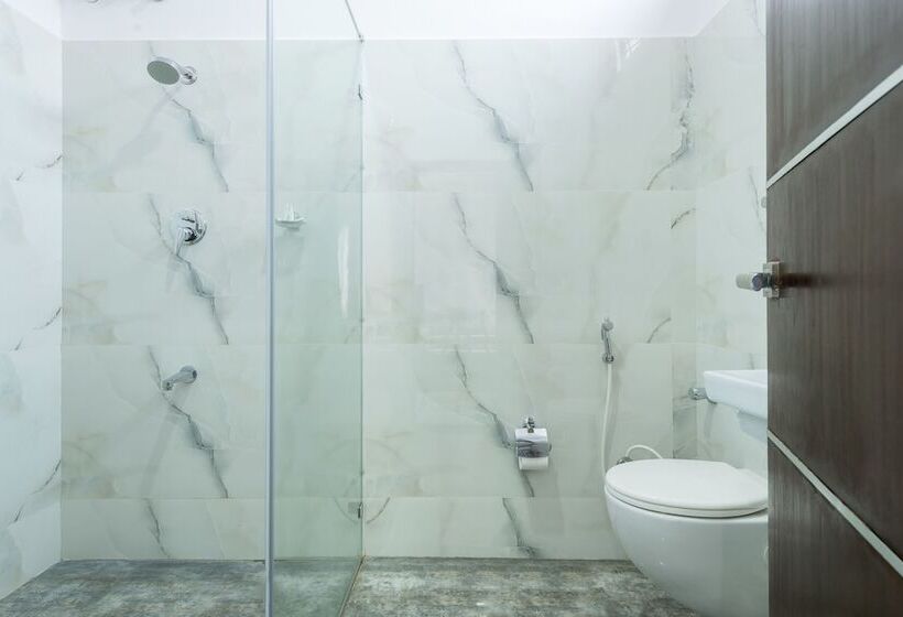 Номер Стандарт, Treebo Greenwood Premier Suites, Old Airport Road