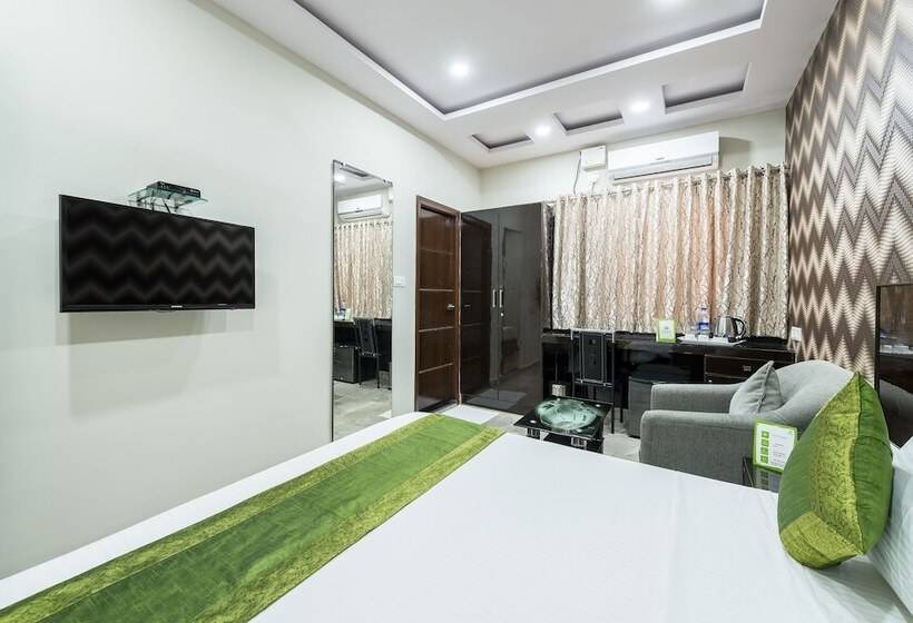 Номер Стандарт, Treebo Greenwood Premier Suites, Old Airport Road