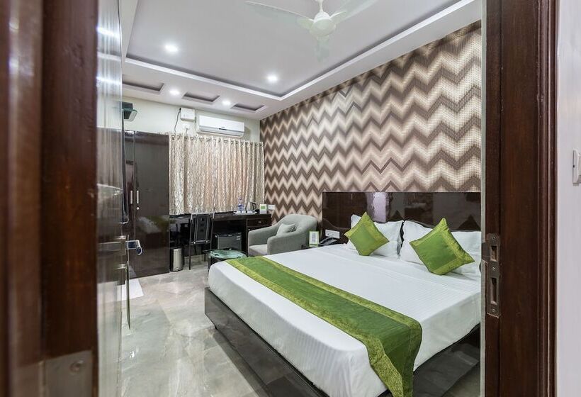 Номер Стандарт, Treebo Greenwood Premier Suites, Old Airport Road