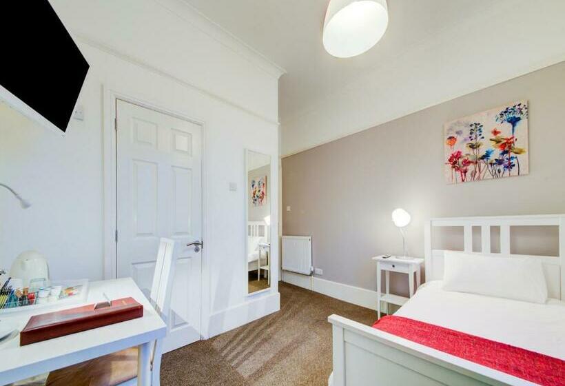 标准单人间, The Regents Guest House