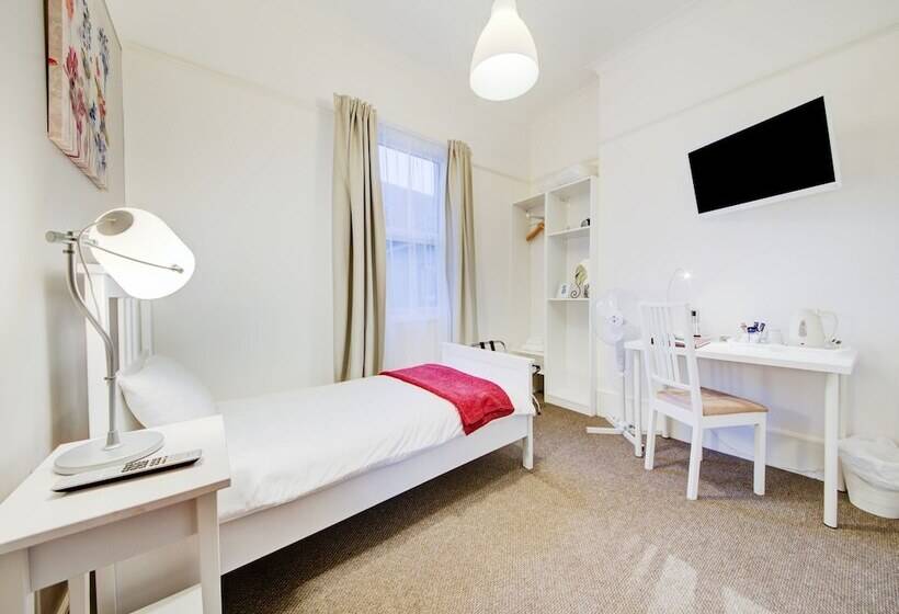 标准单人间, The Regents Guest House