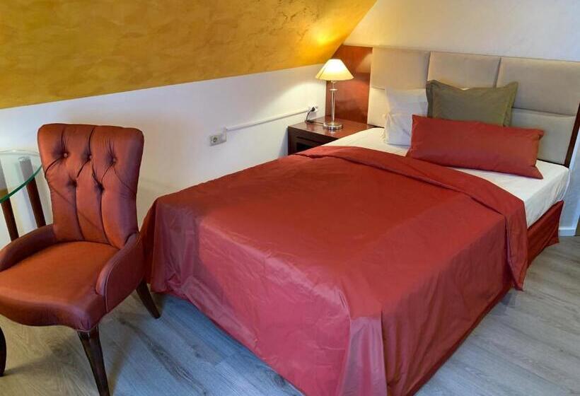 Стандартный Номер Кровать Кинг, Boutique Hotel Goldene Henne