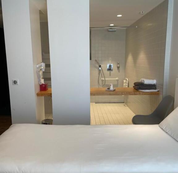 اتاق استاندارد برای معلولان, Restaurant Santiago