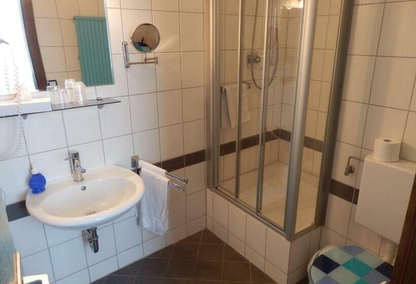 Номер Стандарт, Rheinischer Hof