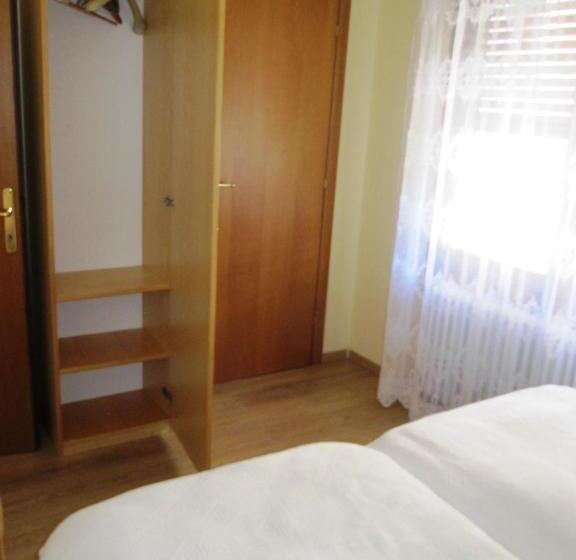 连接 1 卧室公寓, Albergo Eden