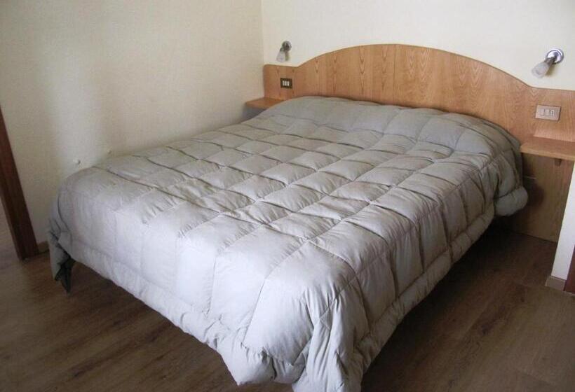 家庭间, Albergo Eden