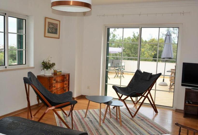 سوییت با چشم‌انداز دریا, Tavira Terrace