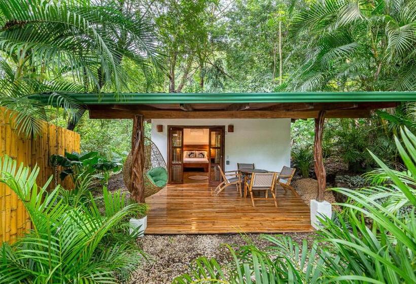 Семейное Бунгало, Makanas Beach Bungalows