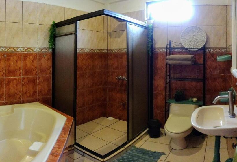 Апартаменты 2 Спальни, Cool Vibes Beach Hostel