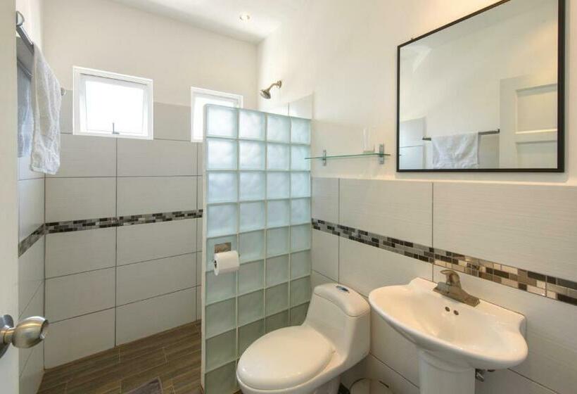 Quarto Premium Vista Piscina, In The Shade Hotel   Coworking   300mbit   Adults Only