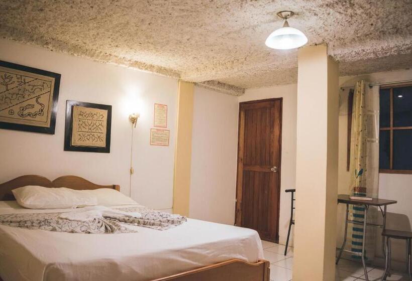 标准单人间, La Casona