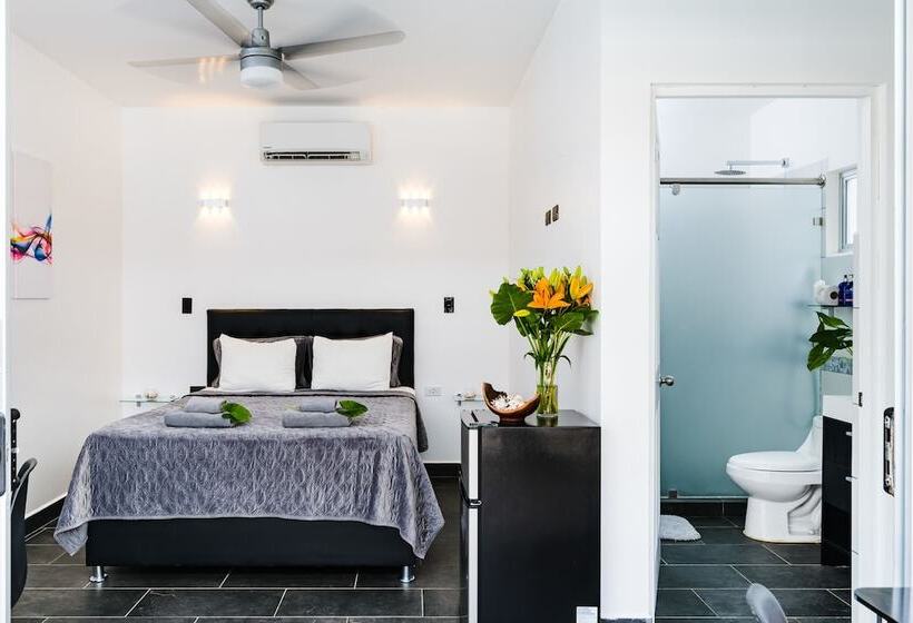 Quarto Premium Vista Piscina, In The Shade Hotel   Coworking   300mbit   Adults Only