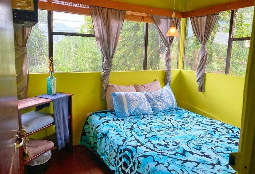 اتاق اکونومی, Montaña Linda Hostel Orosi