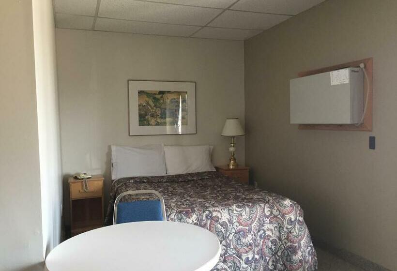 Номер Стандарт 2 Двуспальные Кровати, North Adventure Inn