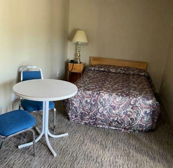 Номер Стандарт 2 Двуспальные Кровати, North Adventure Inn