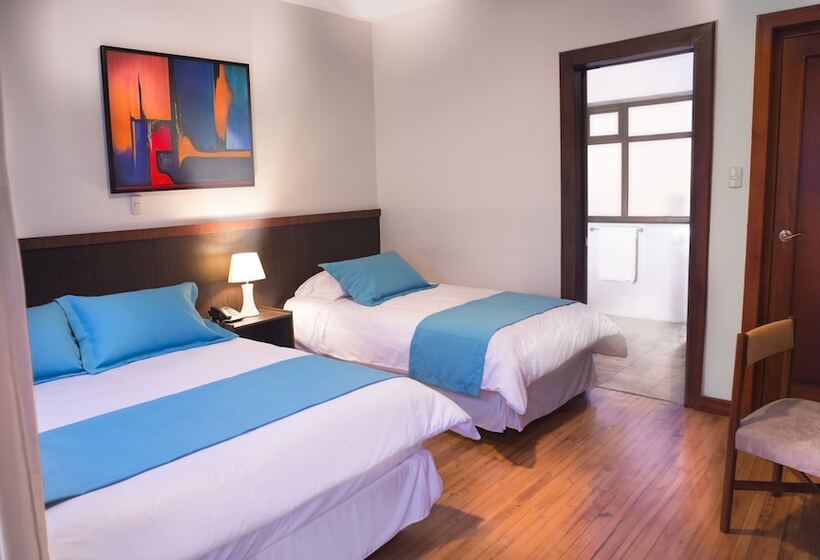 Номер Стандарт Трехместный, Hostal Casa De Lidice