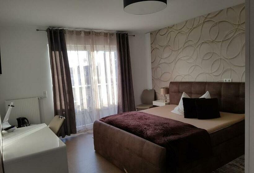 Номер Стандарт с Балконом, Aparthotel Magnolia