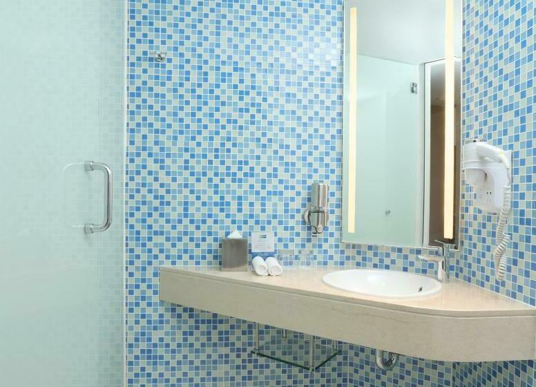 스탠다드 룸 퀸사이즈 침대, Holiday Inn Express Baruna, An Ihg