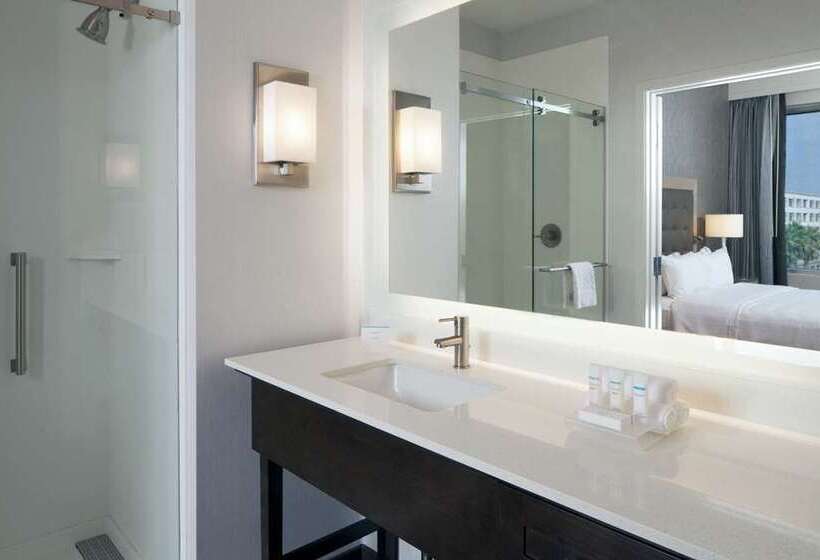 스탠다드 스튜디오, Home2 Suites By Hilton Glendale   Westgate