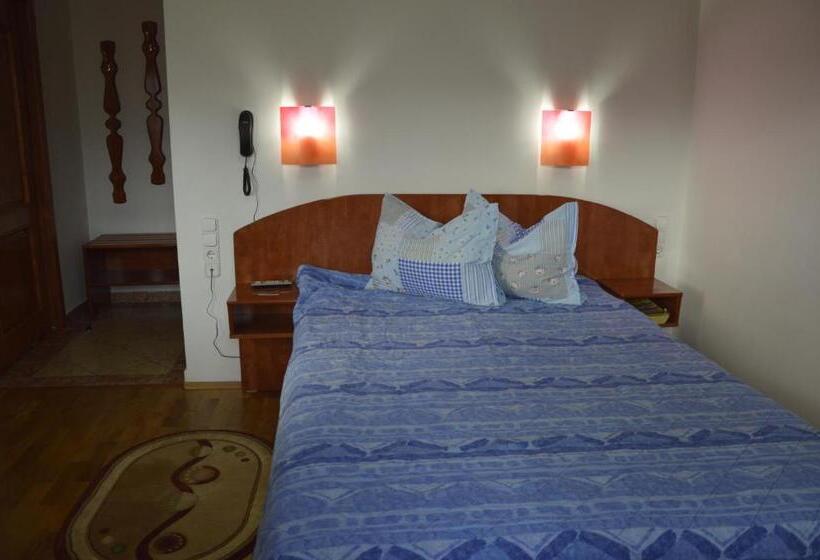 Люкс с Балконом, Motel Buti
