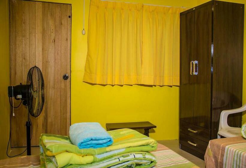 Quarto Estandar, Atenas Backpacker Hospedaje