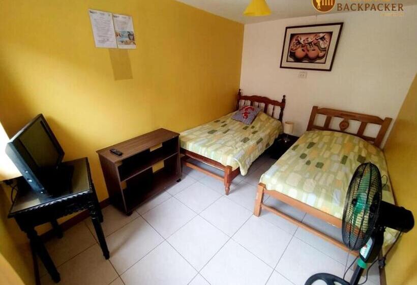 Quarto Estandar, Atenas Backpacker Hospedaje