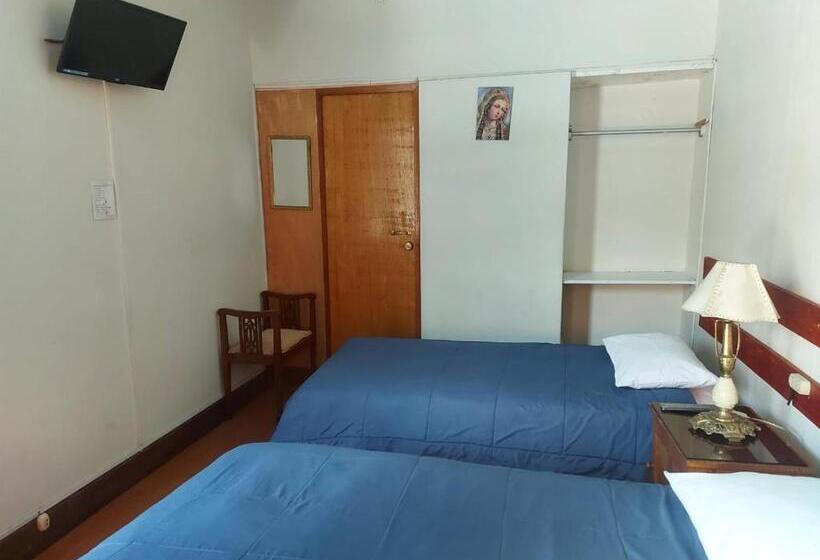 이코노미 룸 공용욕실, Hostal Lluvia De Oro