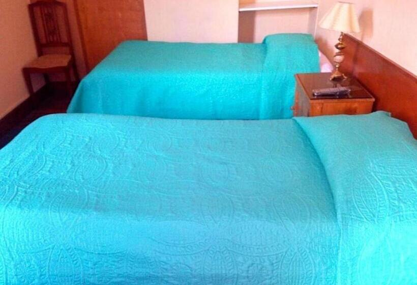 4인용 스탠다드 룸, Hostal Lluvia De Oro