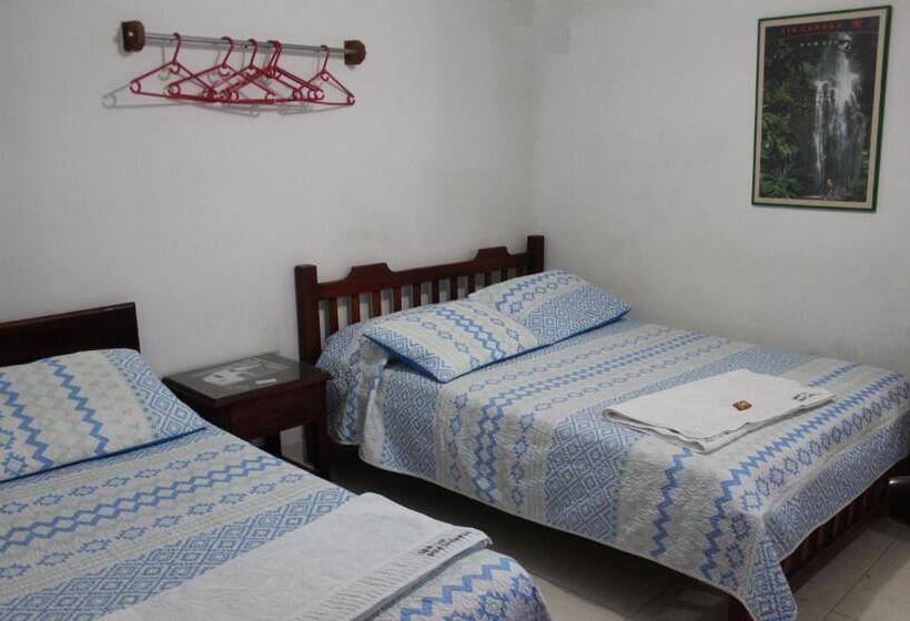 Номер Стандарт Трехместный, Hostal Isla Señorial