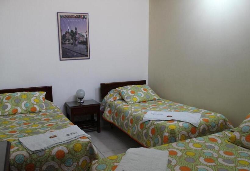 Трехместный Номер Классика, Hostal Isla Señorial