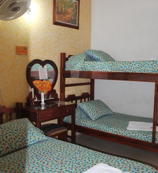 اتاق استاندارد چهار تخته, Hostal Isla Señorial