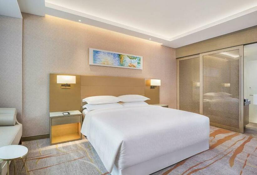 Номер Deluxe Кровать Кинг с Видом, Sheraton Qingdao West Coast