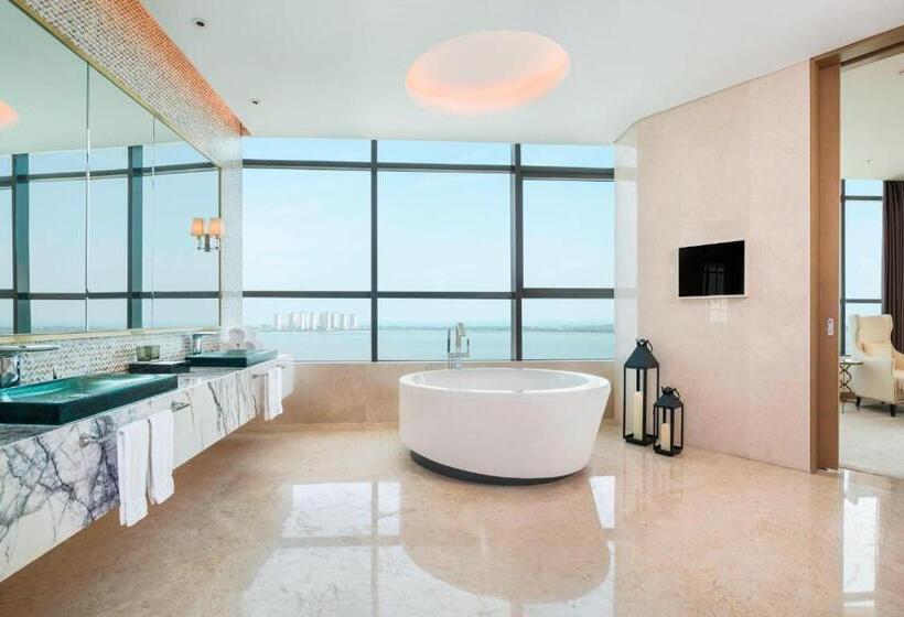 Люкс Президентский 2 Спальни, Sheraton Qingdao West Coast