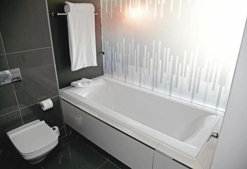 Апартаменты 2 Спальни, The Capital Menlyn Maine